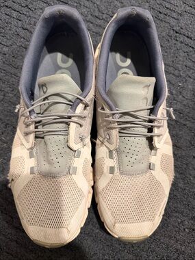 On Running Lightweight Mesh Trainers in Blue and Gray